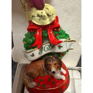 Danbury Mint 2006 Annual Sheltie Delight Ornament Shetland Sheepdog Dog Wreath